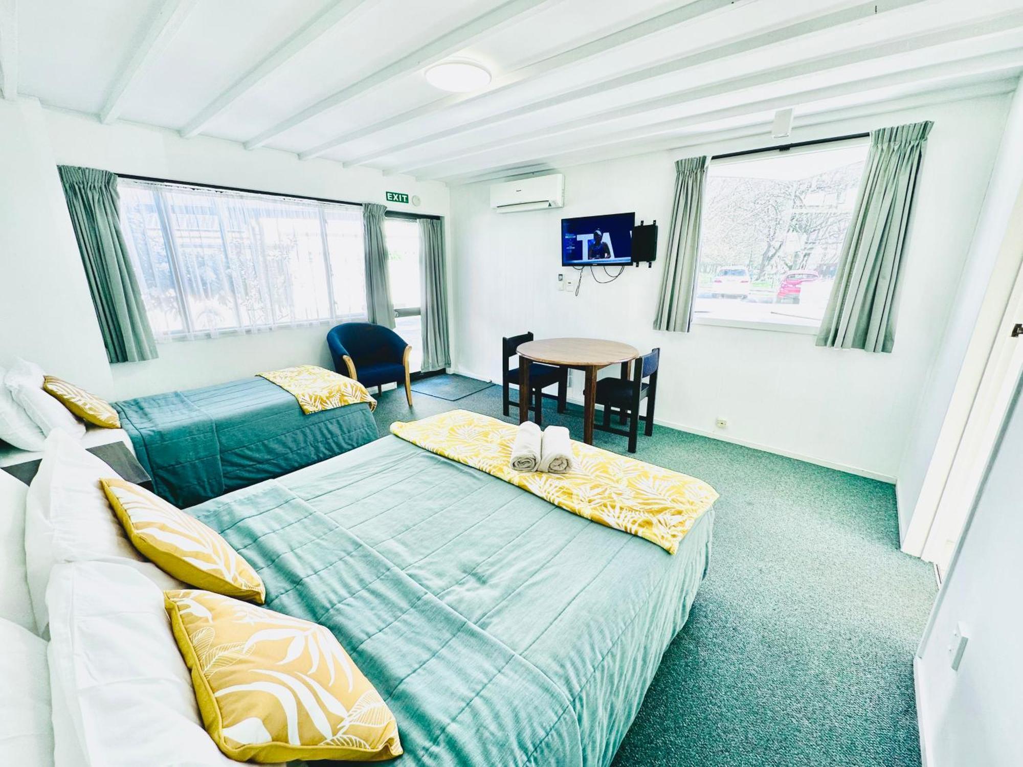 Gothic Heights Motel Крайстчерч Екстер'єр фото