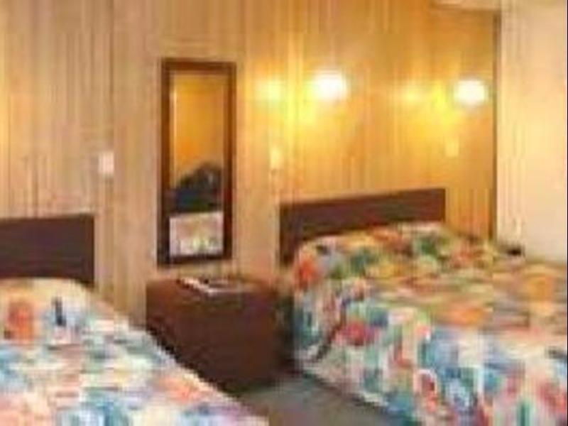Gothic Heights Motel Крайстчерч Екстер'єр фото